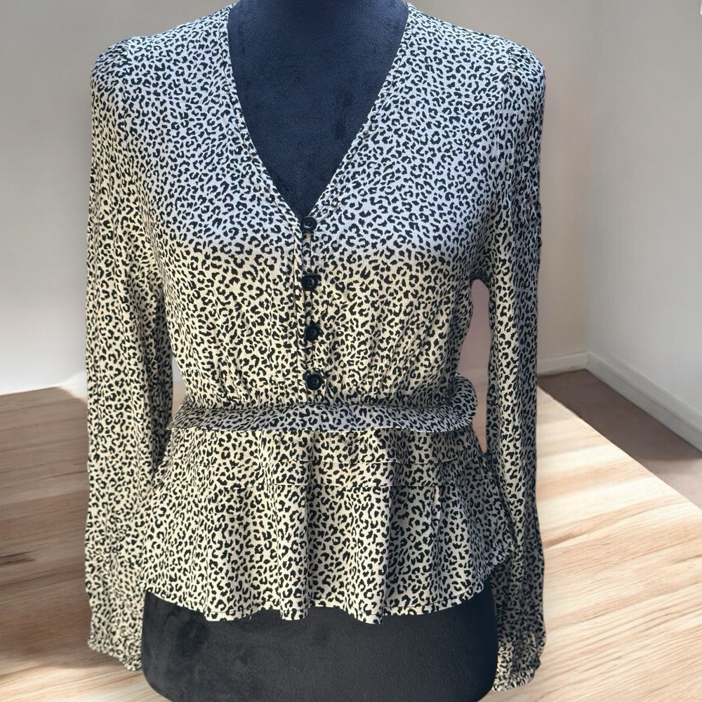 Easel Los‎ Angeles Leopard Print Peplum Blouse Long Sleeve Button V-Neck S
